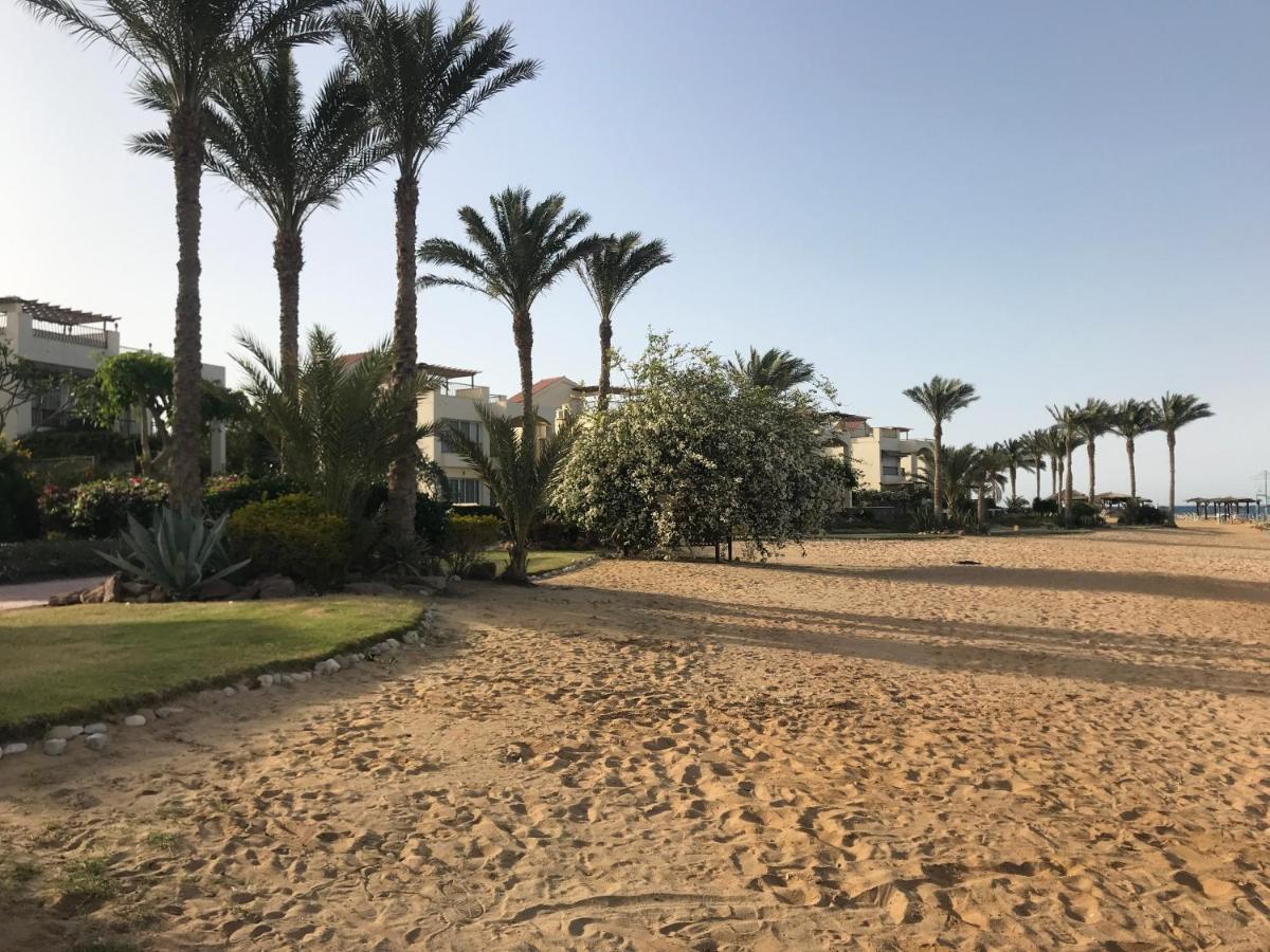 With Roof At Laguna Bay- Ain Sokhna - شالية غرفتين مكيف بالكامل بالرووف قرية لاجونا باي - العين السخنة Apartmán *
