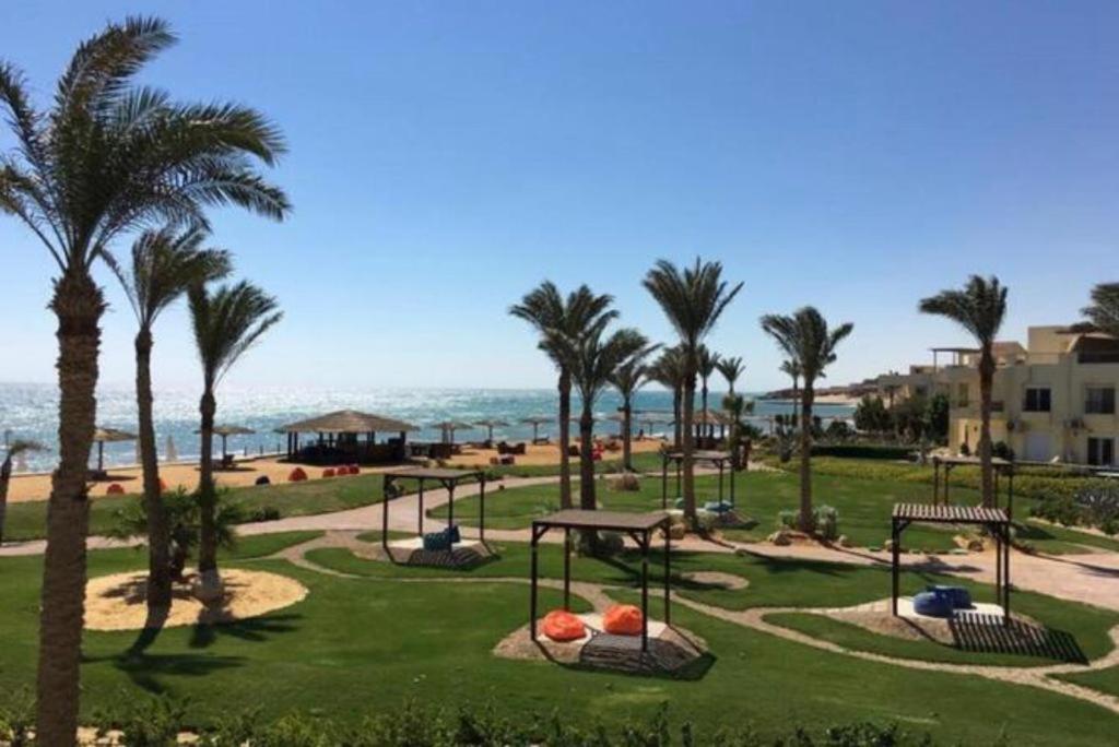 Apartmán With Roof At Laguna Bay- Ain Sokhna - شالية غرفتين مكيف بالكامل بالرووف قرية لاجونا باي - العين السخنة Ain Soukhna