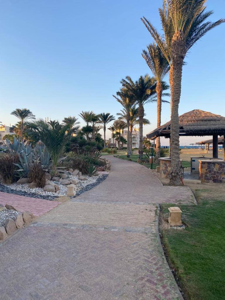 Apartmán With Roof At Laguna Bay- Ain Sokhna - شالية غرفتين مكيف بالكامل بالرووف قرية لاجونا باي - العين السخنة Ain Soukhna