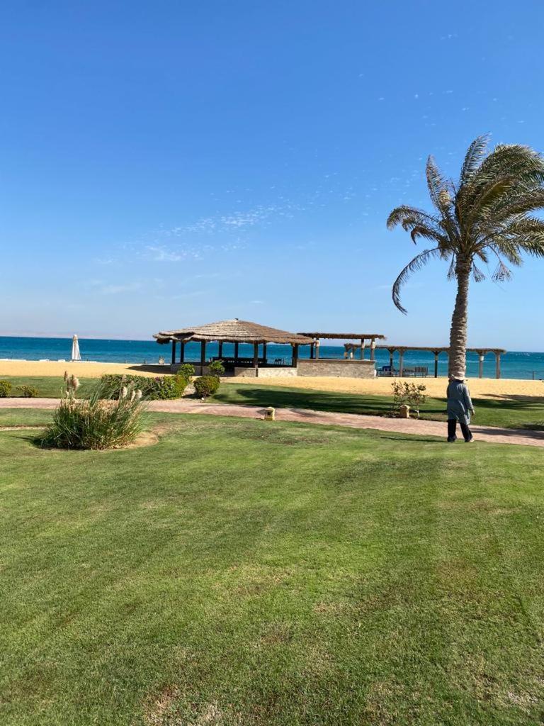 Apartmán With Roof At Laguna Bay- Ain Sokhna - شالية غرفتين مكيف بالكامل بالرووف قرية لاجونا باي - العين السخنة *